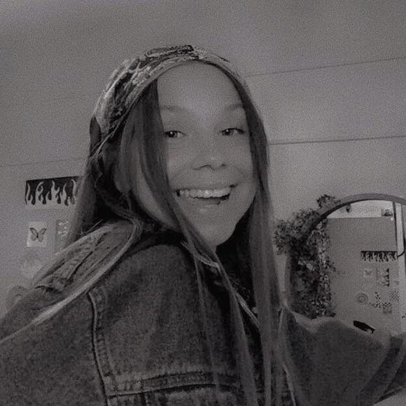 Meet your Posher, Kaitlyn - Picture 1 of 1